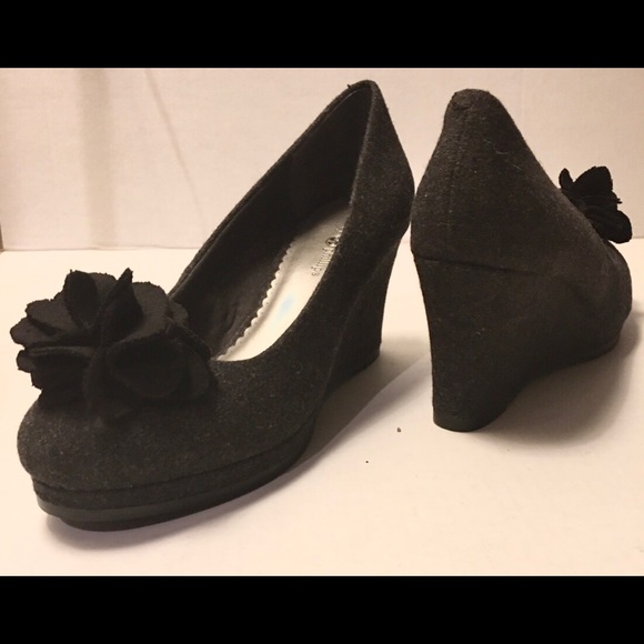 Lindsay Phillips Kristen Wedged Heels - Picture 3 of 8